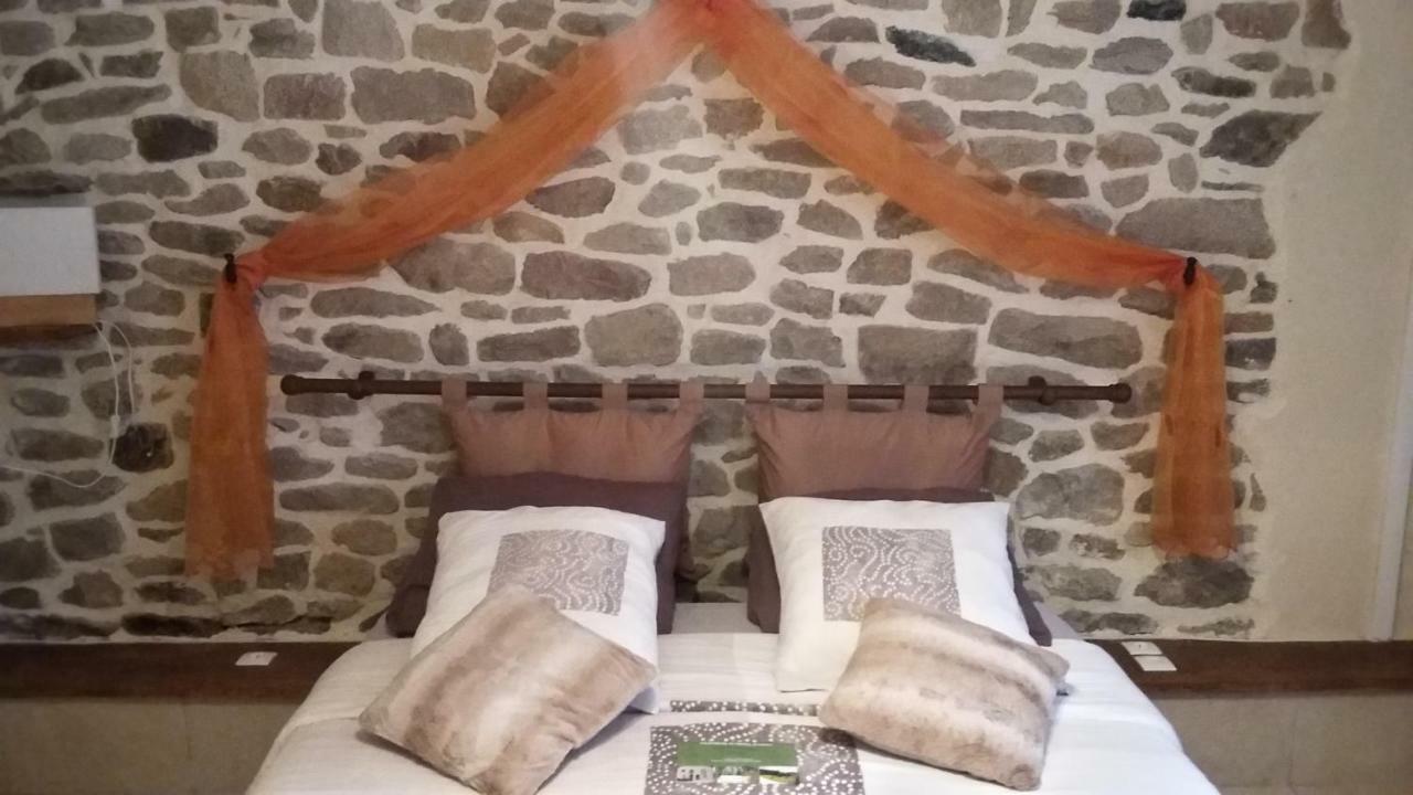 La Roussilhe Bed and Breakfast Sousceyrac Buitenkant foto